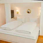 Marinella Garni Konukevi 4*