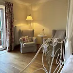 Gasthuis Marinella Garni 4*