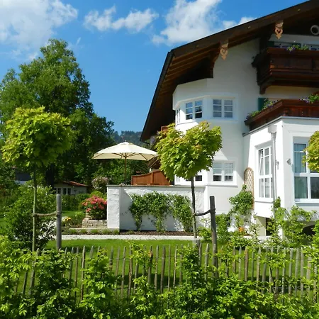 Konukevi Marinella Garni