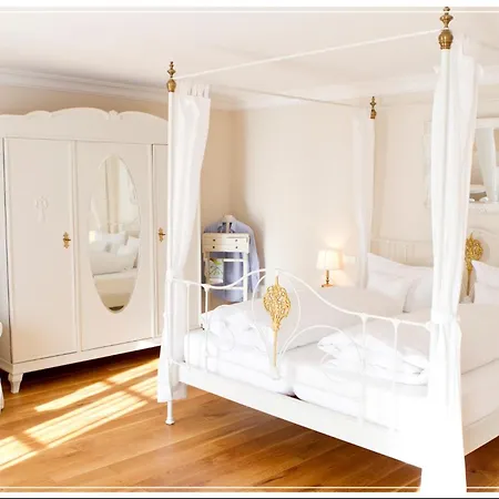 Marinella Garni Konukevi 4*