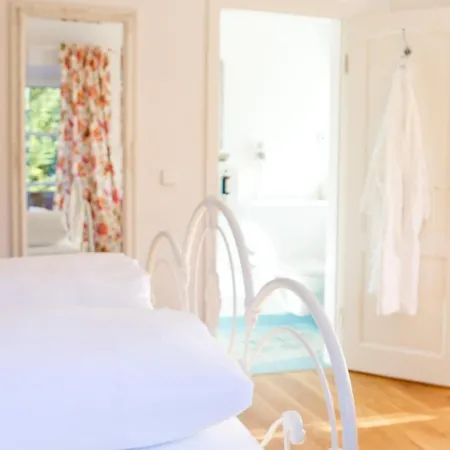 Konukevi Marinella Garni